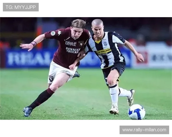 美国足球明星在比赛中遭遇猛烈冲撞引发广泛关注与讨论