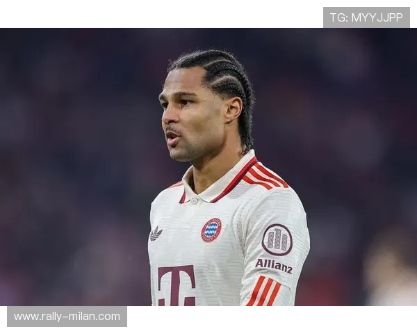 足球场上的小辫子风采 球星们如何用扎辫子的方式展现个性与力量